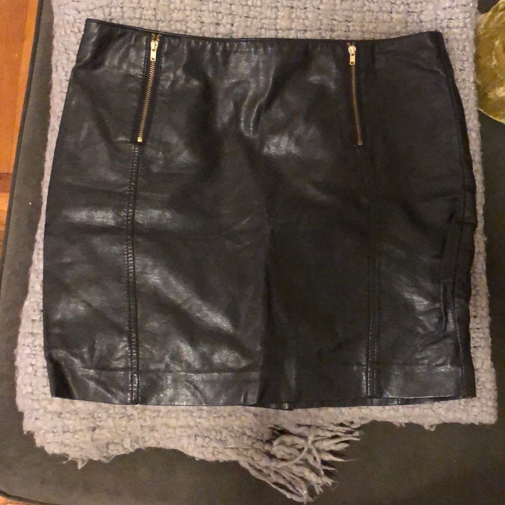 TOPSHOP faux leather mini skirt